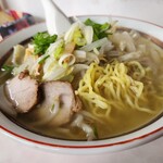 つくも食堂 - 麺のアップです。