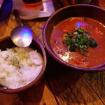 ハイサイ酒場 - トマトとチキンのスパイスカレー￥800