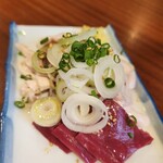 焼肉ホルモン 亀萬 - 刺し盛り合わせ