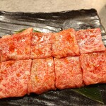 Yakiniku Fuji - 特上カルビ8枚2500円