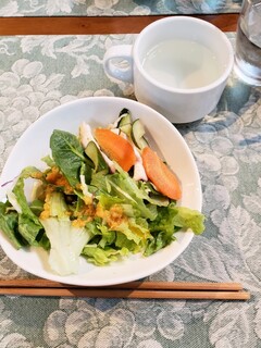 Yama Kafe Ippo - セットにするとスープ、サラダバーとドリンク1杯がつきます