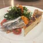 ロクロナン - 本日の前菜(いわしとクスクス・自家製ベーコンのキッシュロレーヌ・ケールのサラダ)