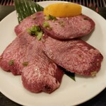 黒毛和牛焼肉 友 - 