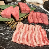 近江うし 焼肉 にくTATSU 青山本店 - 