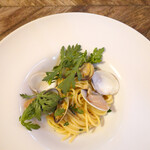 エビスエスクラッシコ - 春らしいアサリと春菊