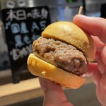 焼肉にくがとう - 和牛100%バーガー