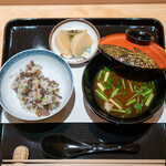 Edo Yakiniku - 藁焼きの土鍋ご飯 島らっきょう ふきのとう