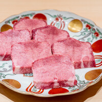 江戸焼肉 - 神のタン厚切り