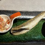新鮮組 魚×魚 - こまいの一夜干しと踊り喰いのえび頭焼き(サービス)