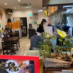 石田一龍 - 平日 開店直後の店内