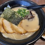 石田一龍 - 濃厚ラーメン＝780円