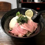 魚々麺 園 - 美しい唯一無二のビジュアルとオリジナリティあふれる固形スープ