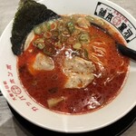 河童ラーメン本舗 - 赤　見た目ほど辛くなかったです。