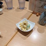 夜菜食堂米むすび - マカロニサラダ。思ったよりしっかりめの味は肴向けかな。美味しい。