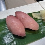 立食い寿司 根室花まる 丸の内オアゾ店 - 本マグロ中トロ