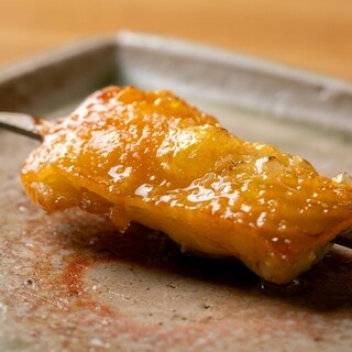 鶏はもちろん塩、炭、焼き台にもこだわった焼鳥