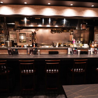 【駅近】モノトーンのお洒落な空間は、使えるシーンが自由自在