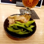 #サカノバクラフト - お通し 梅搾菜と枝豆 550円