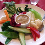 トラットリア チャオ - 野菜を熱々のソースで食べるバーニアカウダ