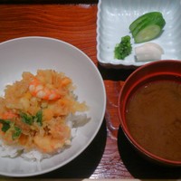てんぷら 近藤 - かき揚げ丼に赤だし、香の物