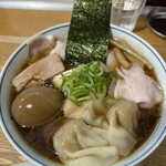 Ramen Tei Hinariryuuou - 特製醤油ラーメン1400円+大盛り100円