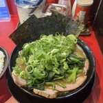 家系ラーメン たつ家 - 