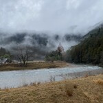 クレヨンハウス - 雨ばかり、今日は晴れるかなぁ