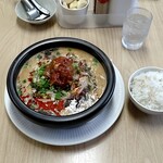 味の店 翔屋 - 直火担々麺と麦めし