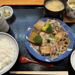 Oomi zushi - 魚の煮付け定食です。