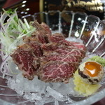 Kasuri - 和牛もものタタキ♪独自仕入のお陰でかすりのお肉は新鮮さが違いますよ♪