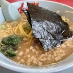 ラーメン山岡家 - 醤油ラーメン¥690に背脂¥50