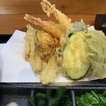 Udonya Toki - えび天・野菜天ぷら　近景