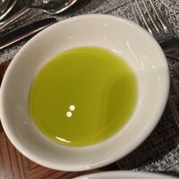 イタリアンダイニング ケシキ - 綺麗なオリーブオイル