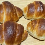 トリュフベーカリー 広尾店 - 白トリュフの塩パン