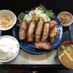 Genkotsu Tei - ロースかつ定食1700円。焼きかつです