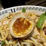 スパイス・ラー麺 卍力 - 半熟煮卵