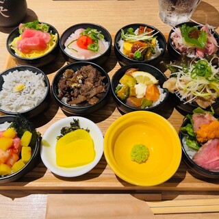 牛ホルモンと鮮魚 牛富屋_0