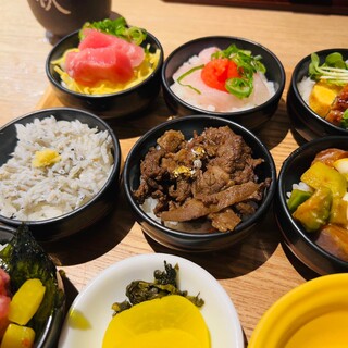 牛ホルモンと鮮魚 牛富屋_1