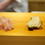 鮨 あらい - 蒸し鮑（九州産）、牡丹海老（増毛産）