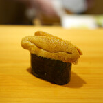 鮨 あらい - 「馬糞海胆の軍艦巻き」