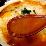 俺の中華たなか家 - 一見チーズに合わせるとは「トマト」かと思いきや、この赤色は正しく「極辛味噌」のスープ❗惑わされます(笑)