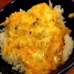 俺の中華たなか家 - トロケたチーズを半ライスへ移設してセルフアレンジ「ドリア風ミニ丼」の出来上がり❗