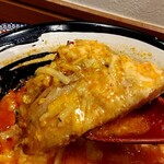 俺の中華たなか家 - 麺を食べ進めたら(゜o゜;❗なんと丼表面を覆ったチーズ！チーズ！!チーズ！！！＼(^o^)／の下から「ホロホロ♬柔らかぁ〜♥チャーシュー」が現れました❗(*^_^*)