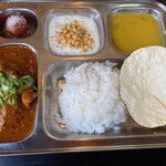 日本一小さなインド家庭料理 ドーン食堂 印度山 - 