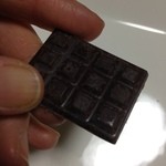 パーキングコーヒーカカオワークス - カカオワークスの自家製チョコ。いい香りの絶品です♪