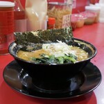 家系ラーメン とらきち家 - 料理写真: