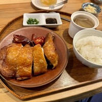 中国料理 にいくら - ランチセット 「匠大山鶏」のパリパリ揚げ“脆皮鶏(ツイピーチー)” 1900円