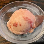Shikago Suteki O-Rora Hanare - デザート（ストロベリーアイス）
