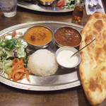 サールナート - ランチプレート(1050円) 本日のカレー(フィッシュカレー)とマトン