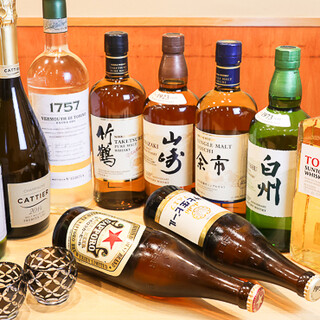 日本酒をメインに、希少なウイスキーやカクテルなどドリンク充実